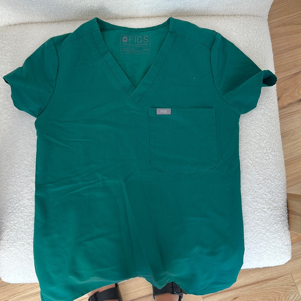 Scrub top
